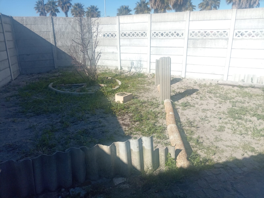 2 Bedroom Property for Sale in Manenberg Western Cape